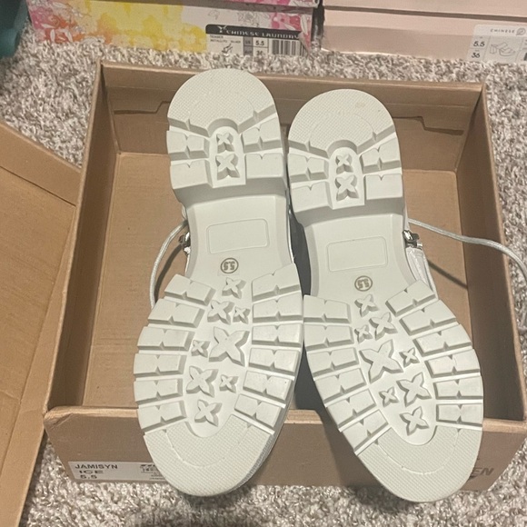 Steve Madden Jamisyn Combat Boot 🤍 - Picture 9 of 9